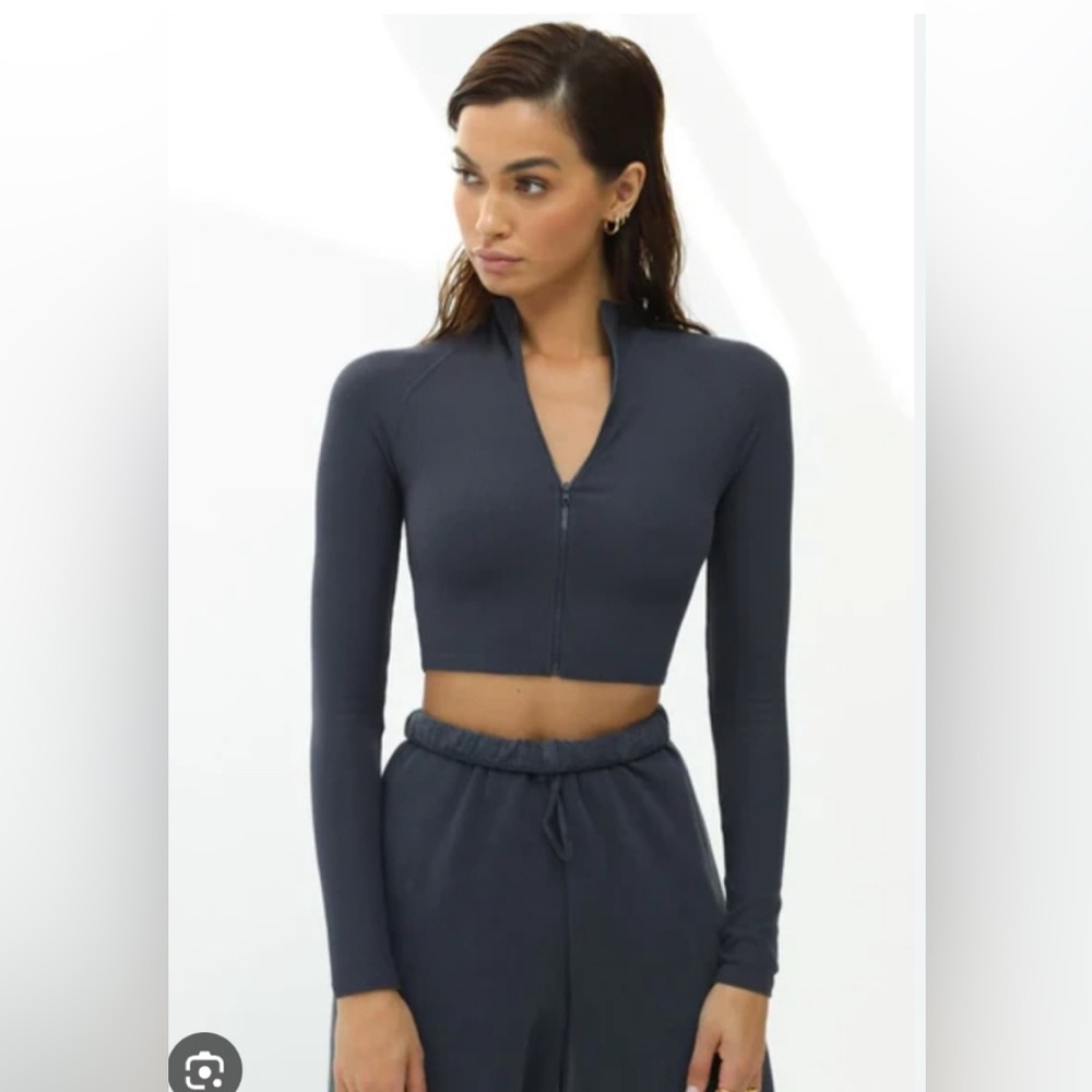 JOAH BROWN Navy Blue Cropped Mock Neck Long Sleeve with front full zip  M/L